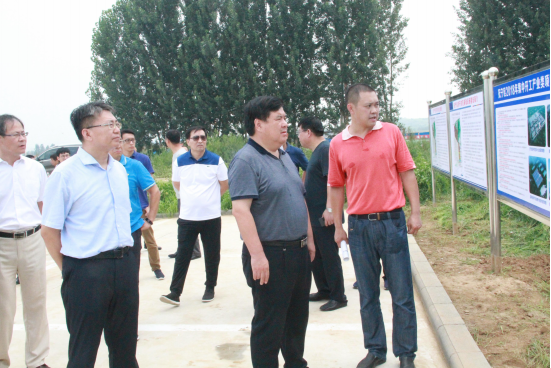 張瑞書市長視察秦皇島精工綠筑公司，并聽取項目施工情況匯報(圖1)